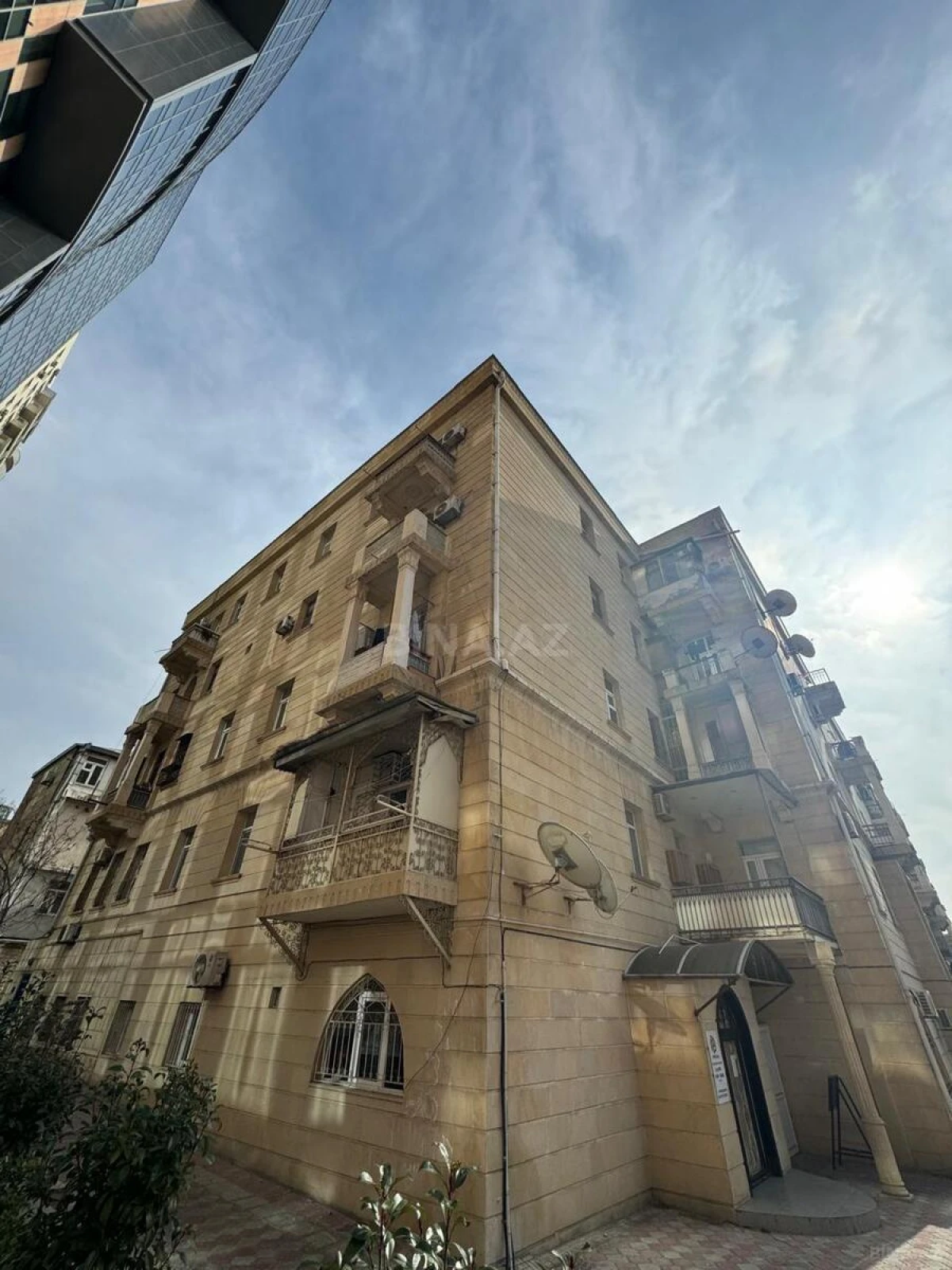 Satılır 2 otaqlı mənzil 65 m²