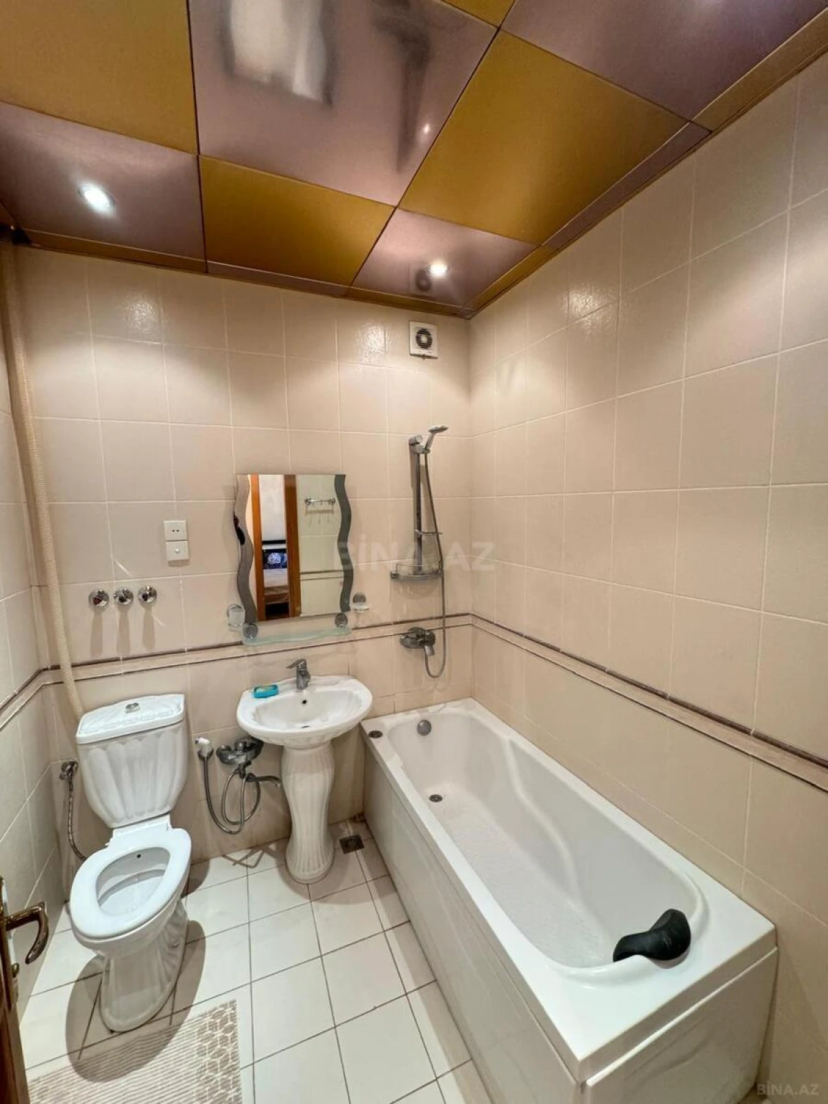 Satılır 2 otaqlı mənzil 65 m²