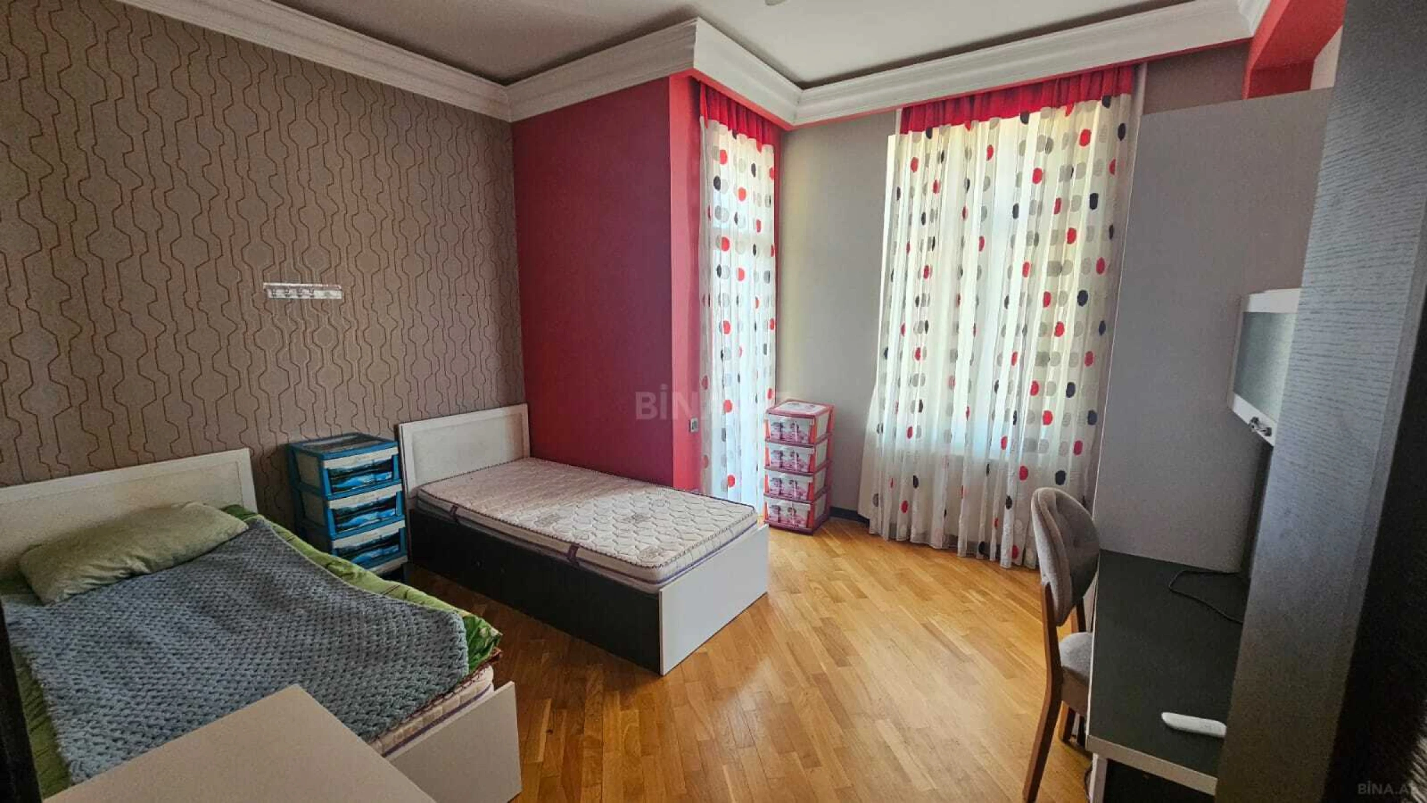 Kirayə verilir 3 otaqlı mənzil 165 m²