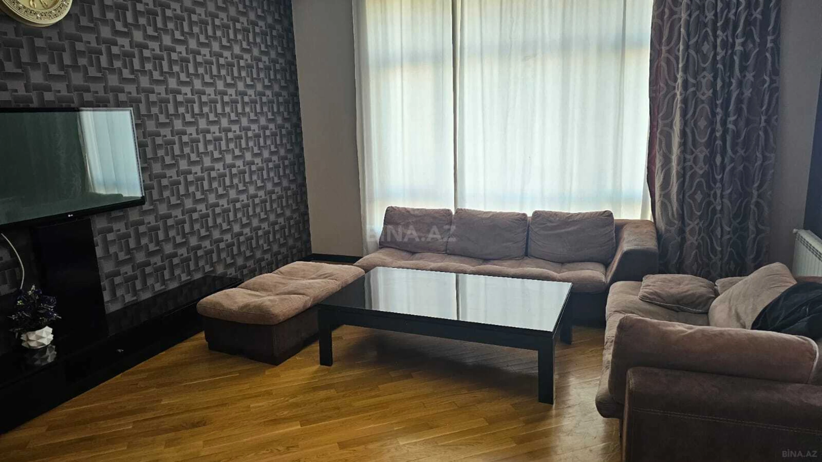 Kirayə verilir 3 otaqlı mənzil 165 m²