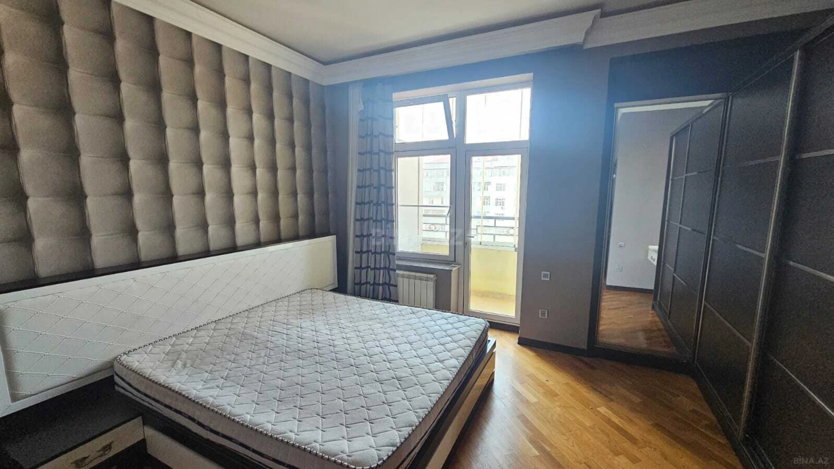 Kirayə verilir 3 otaqlı mənzil 165 m²