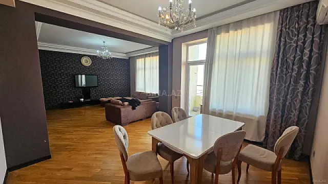 Kirayə verilir 3 otaqlı mənzil 165 m² — Bakı, 8-ci kilometr 3 otaq 165.00 m²