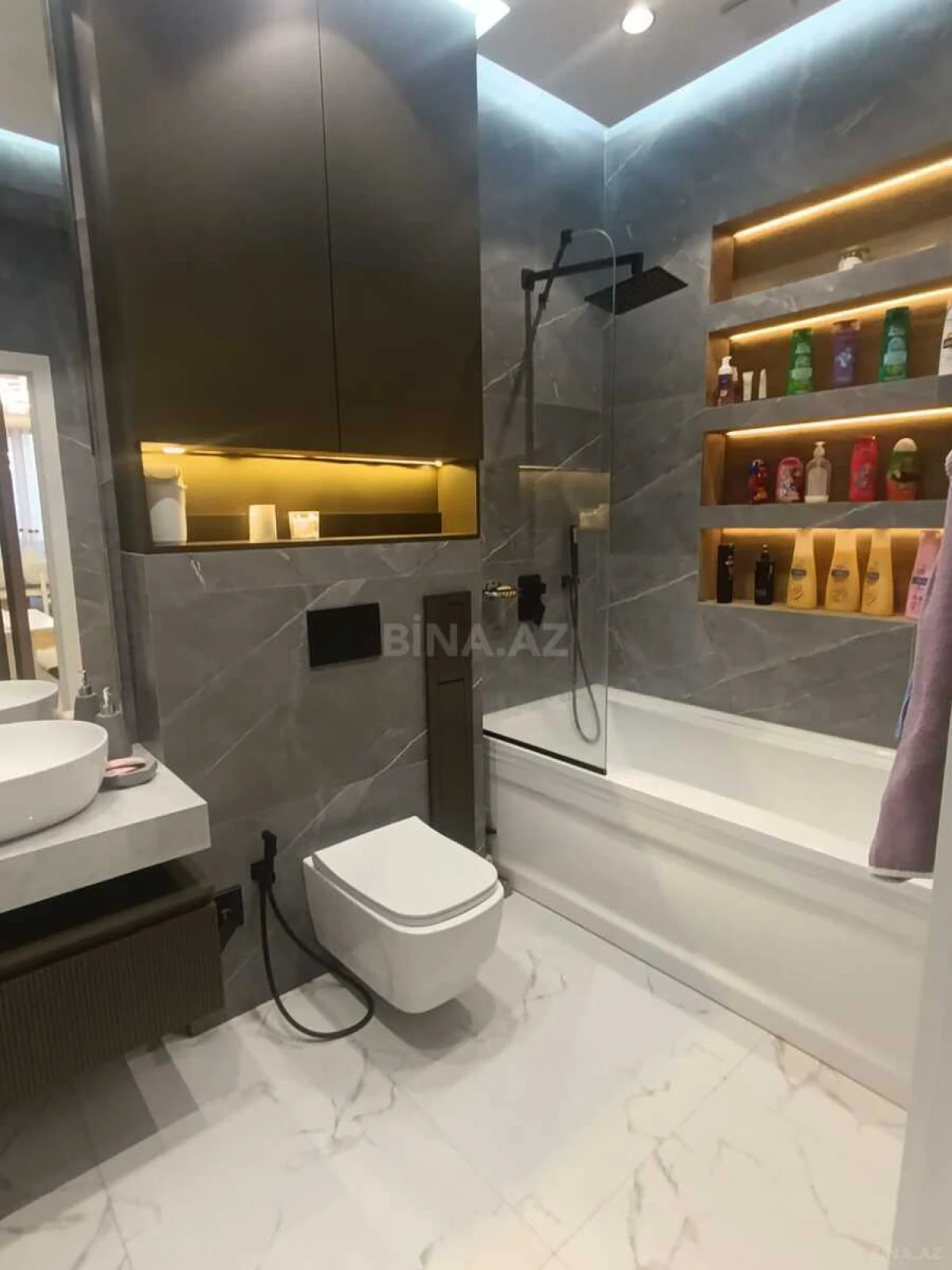 Satılır 3 otaqlı mənzil 112 m²