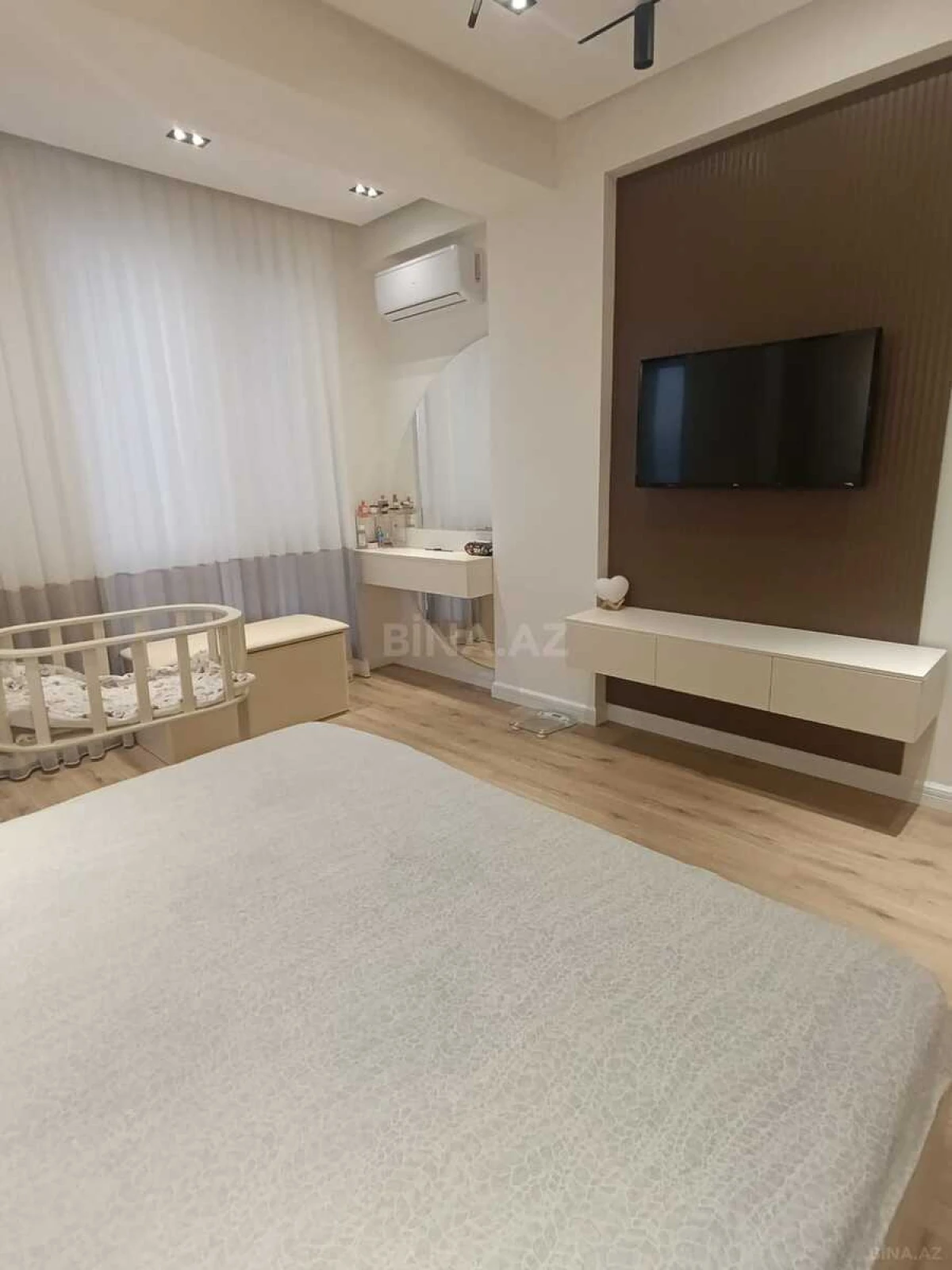 Satılır 3 otaqlı mənzil 112 m²