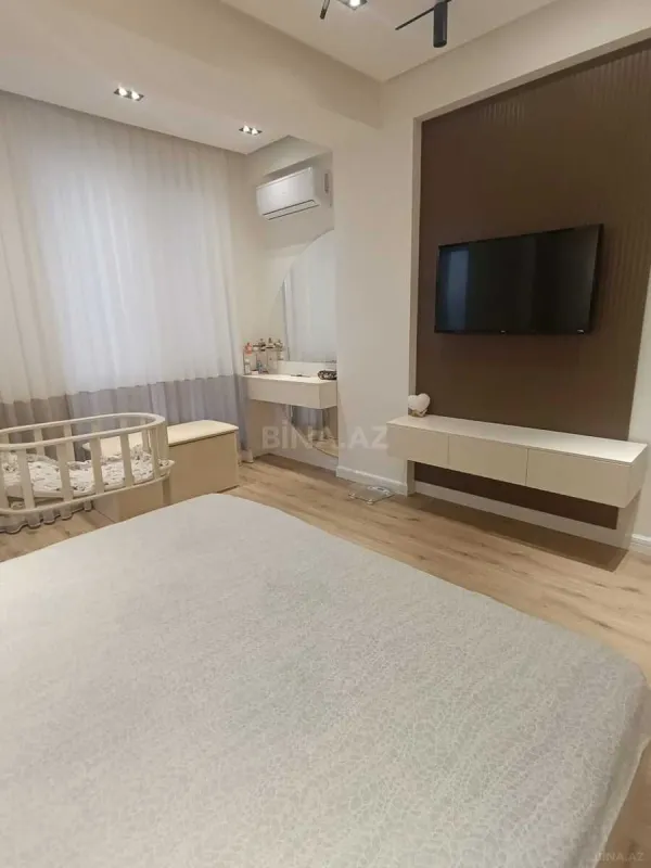 Satılır 3 otaqlı mənzil 112 m²