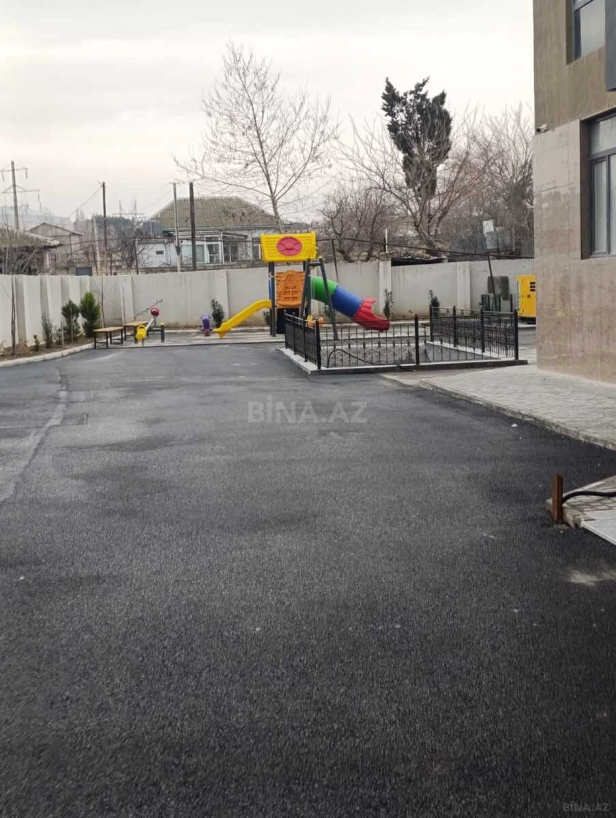 Satılır 3 otaqlı mənzil 112 m²