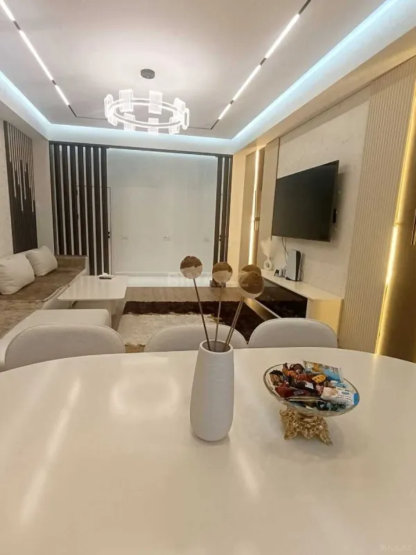 Satılır 3 otaqlı mənzil 112 m²
