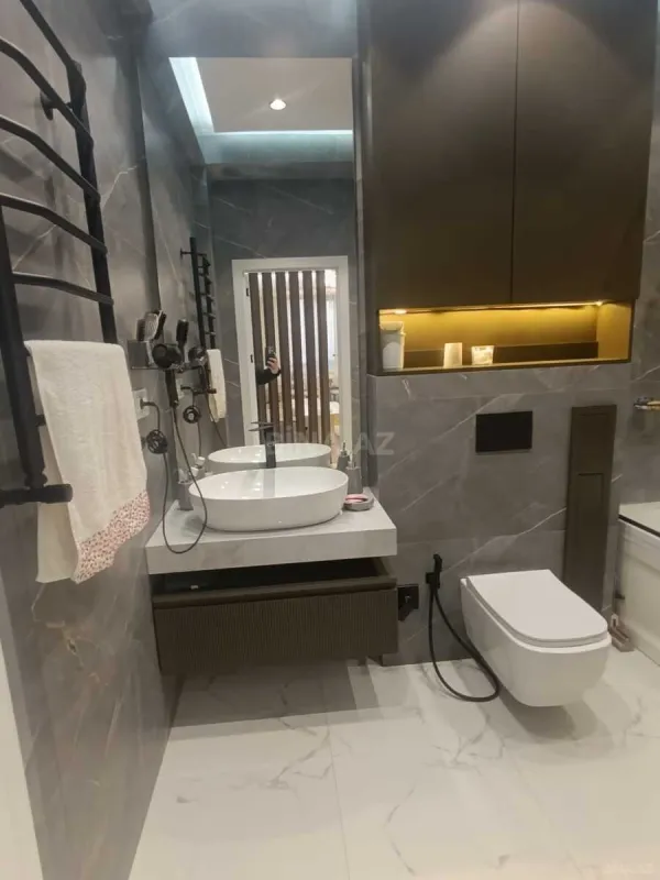 Satılır 3 otaqlı mənzil 112 m²