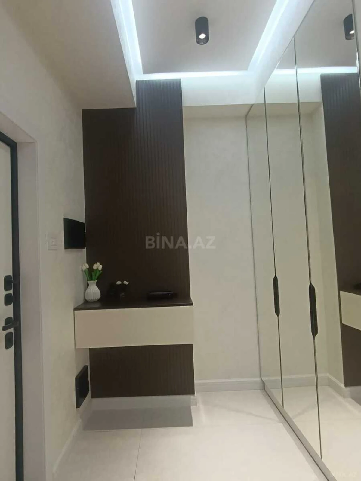 Satılır 3 otaqlı mənzil 112 m²