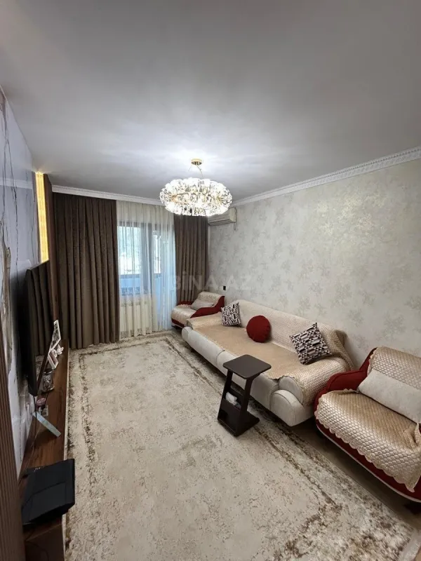Satılır 4 otaqlı mənzil 110 m²