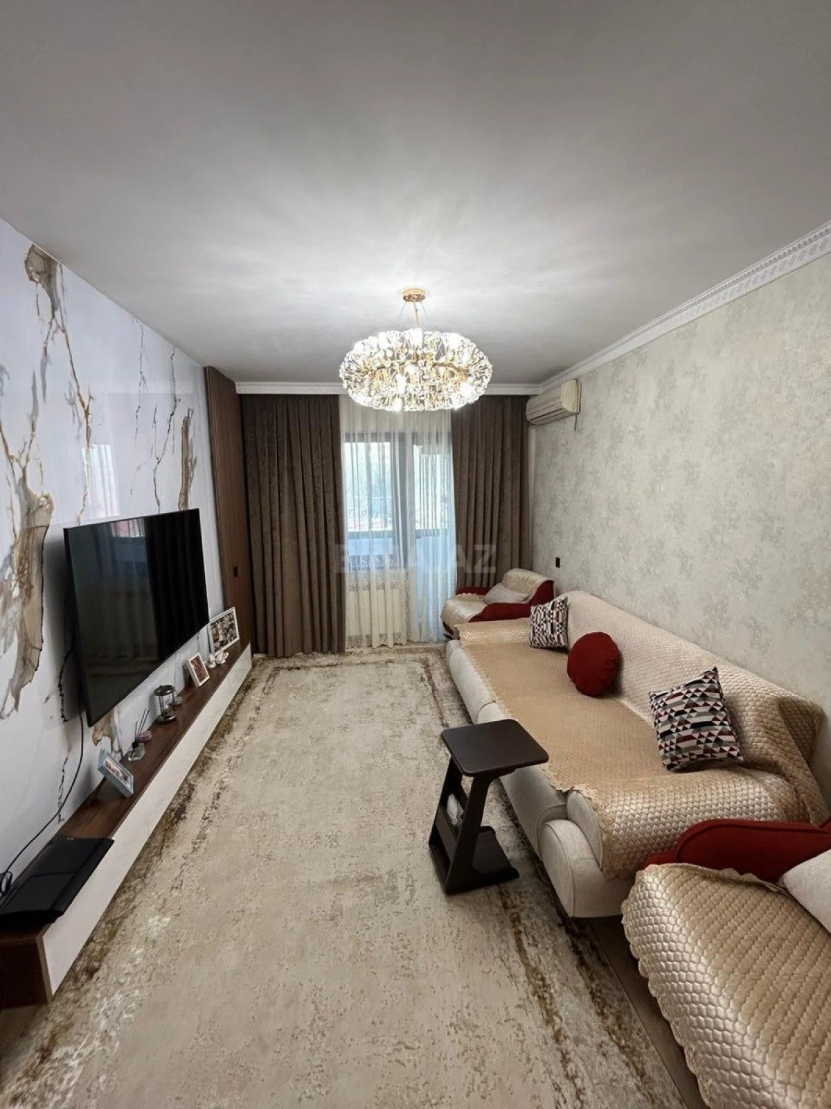 Satılır 4 otaqlı mənzil 110 m²