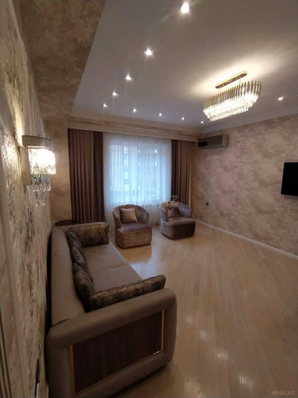 Kirayə verilir 3 otaqlı mənzil 145 m²