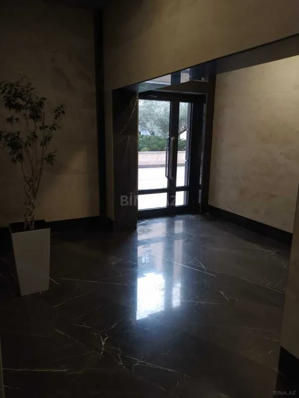 Kirayə verilir 3 otaqlı mənzil 145 m²