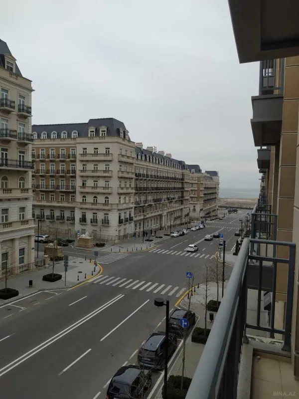 Kirayə verilir 3 otaqlı mənzil 145 m²