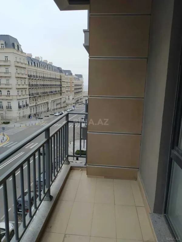 Kirayə verilir 3 otaqlı mənzil 145 m²