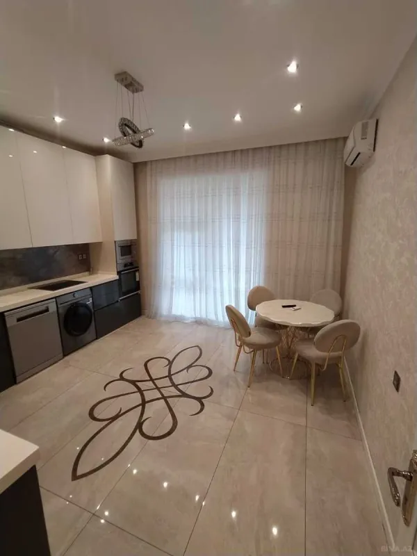 Kirayə verilir 3 otaqlı mənzil 145 m²