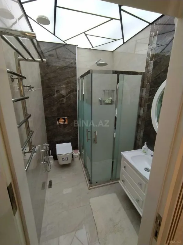 Kirayə verilir 3 otaqlı mənzil 145 m²