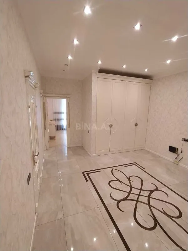 Kirayə verilir 3 otaqlı mənzil 145 m²