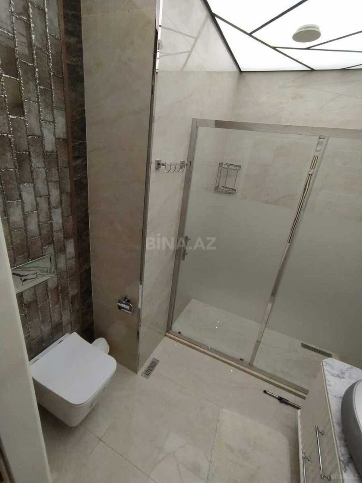 Kirayə verilir 3 otaqlı mənzil 145 m²