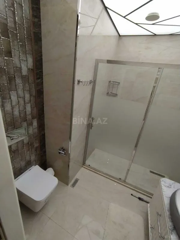 Kirayə verilir 3 otaqlı mənzil 145 m²
