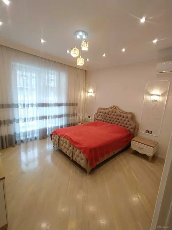 Kirayə verilir 3 otaqlı mənzil 145 m²