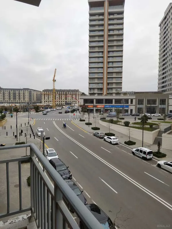 Kirayə verilir 3 otaqlı mənzil 145 m²