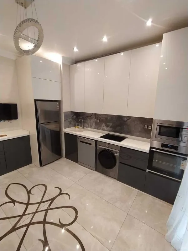 Kirayə verilir 3 otaqlı mənzil 145 m²