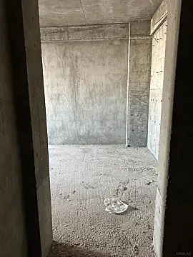 Satılır 2 otaqlı mənzil 83 m²