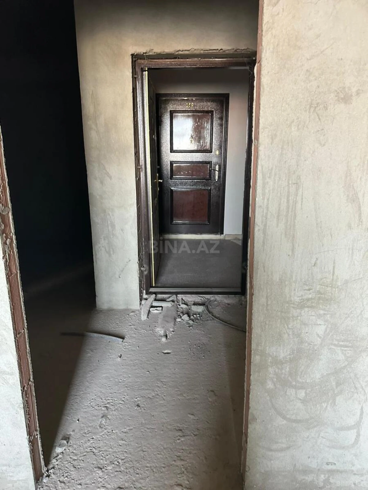 Satılır 2 otaqlı mənzil 83 m²