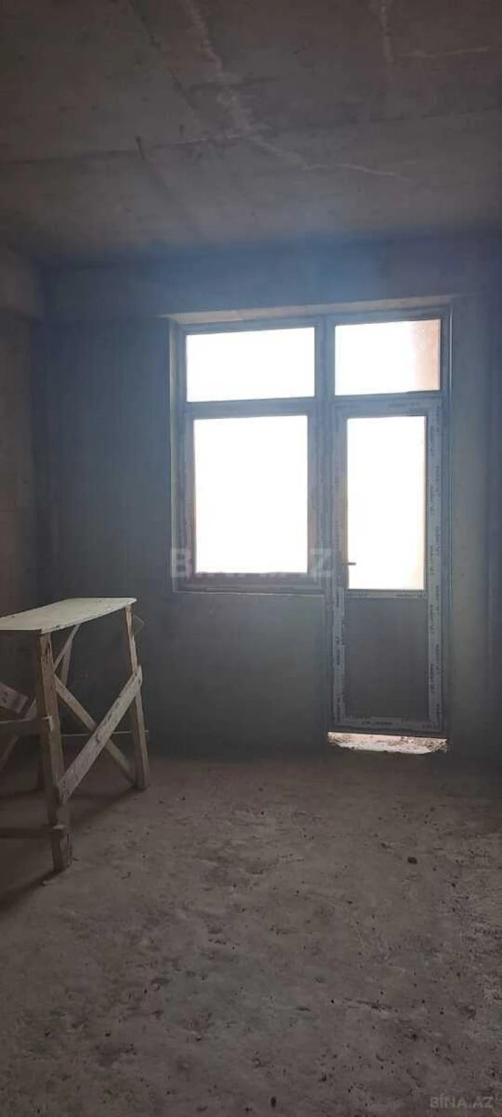 Satılır 2 otaqlı mənzil 83 m²