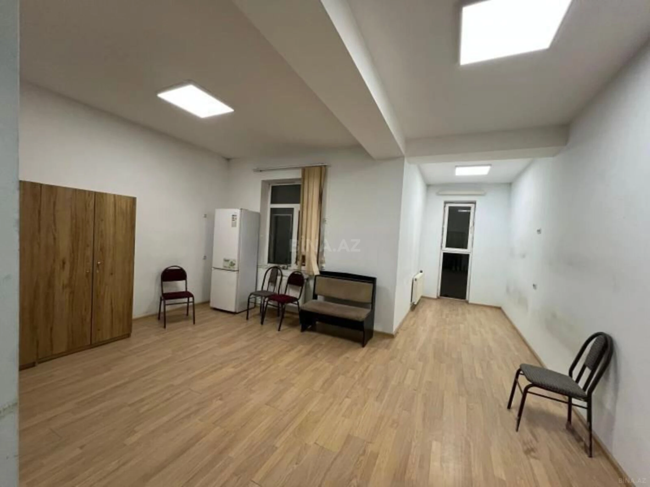 Kirayə verilir 10 otaqlı ofis 380 m²