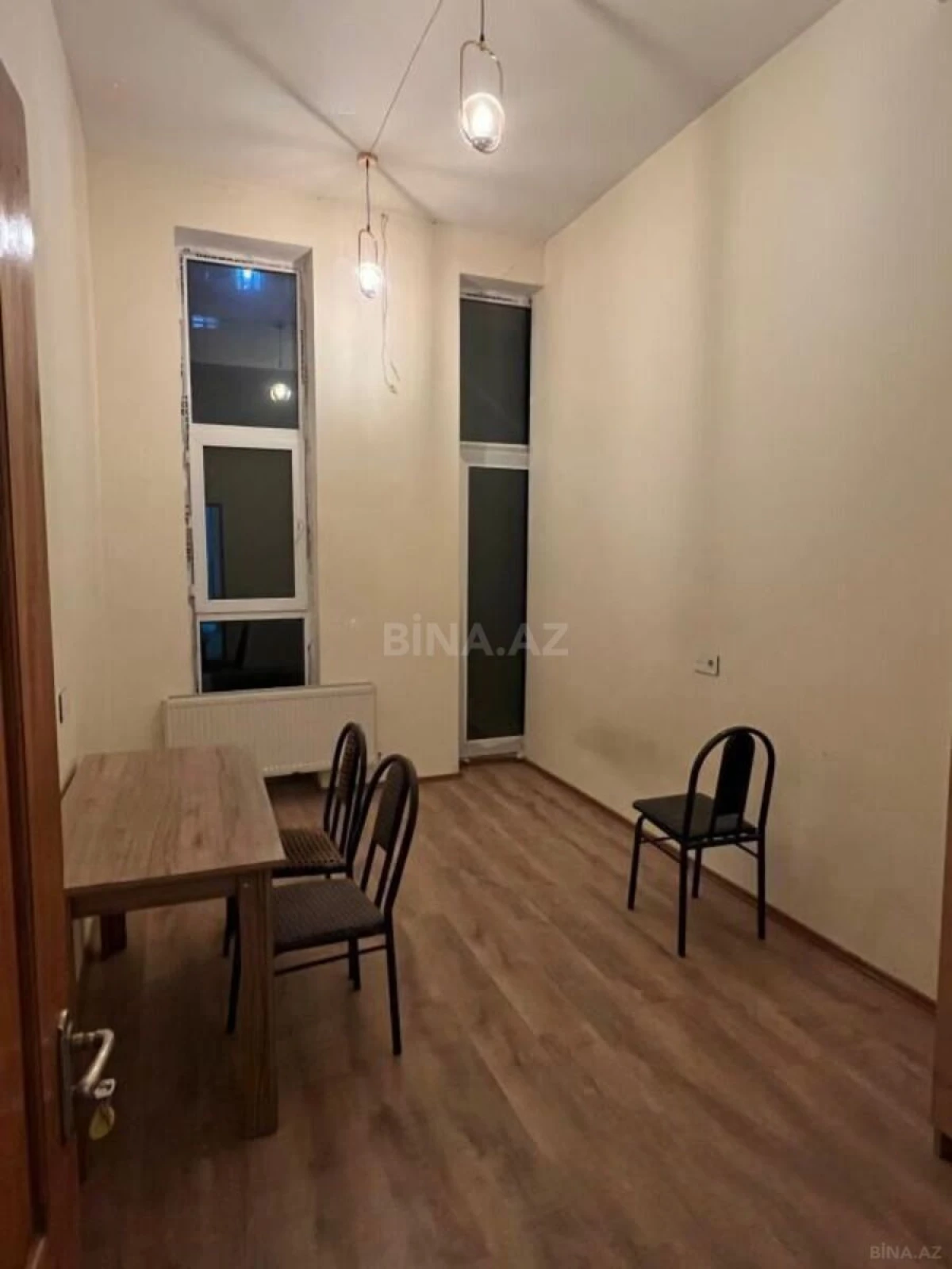Kirayə verilir 10 otaqlı ofis 380 m²