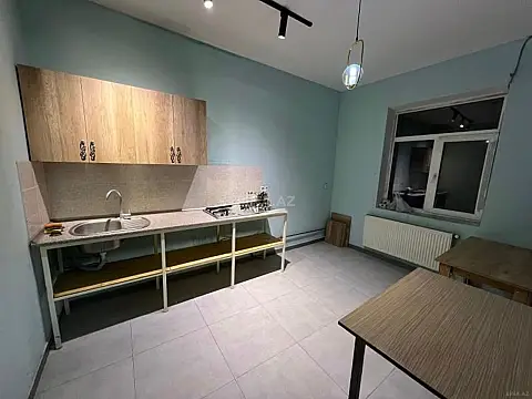 Kirayə verilir 10 otaqlı ofis 380 m²