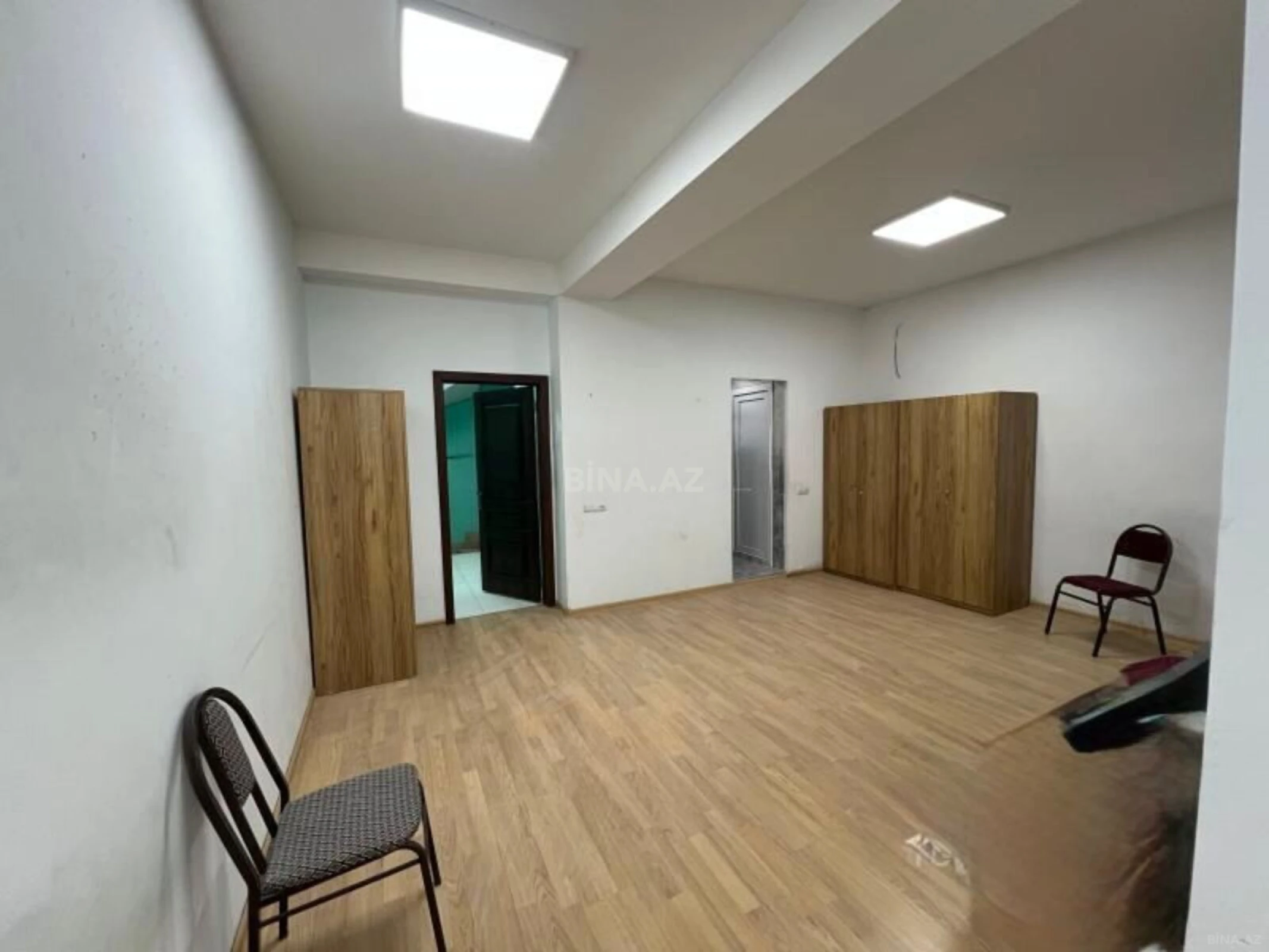 Kirayə verilir 10 otaqlı ofis 380 m²