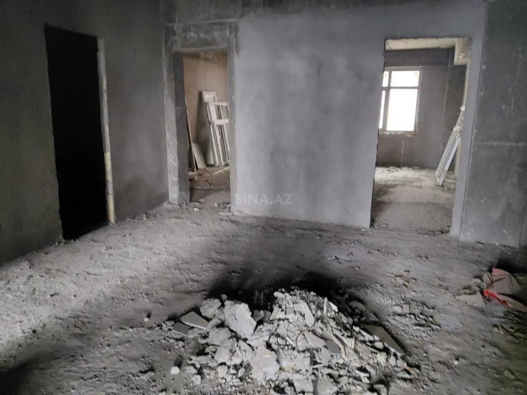 Satılır 4 otaqlı mənzil 170 m²