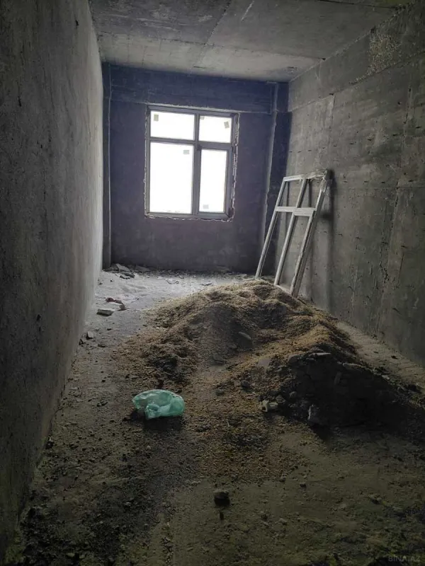 Satılır 4 otaqlı mənzil 170 m²