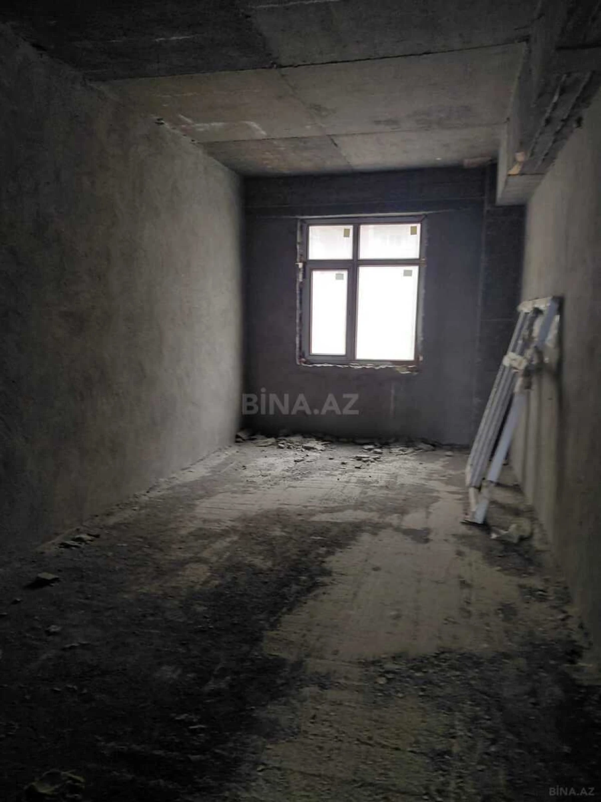 Satılır 4 otaqlı mənzil 170 m²