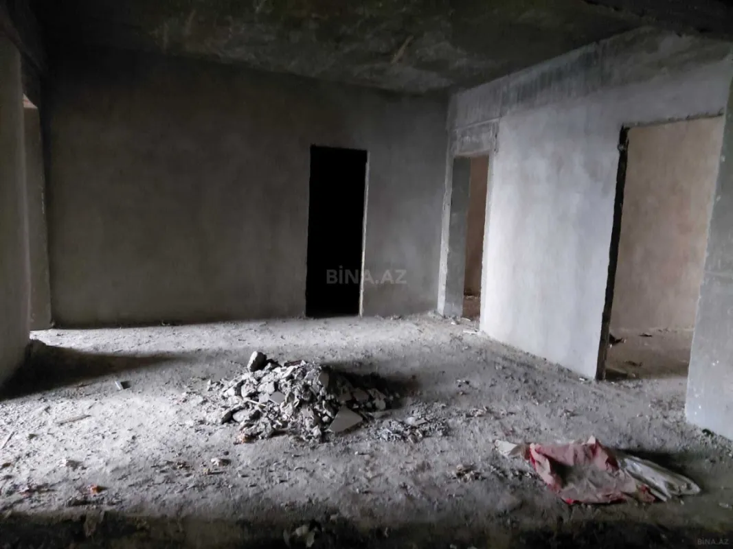 Satılır 4 otaqlı mənzil 170 m²