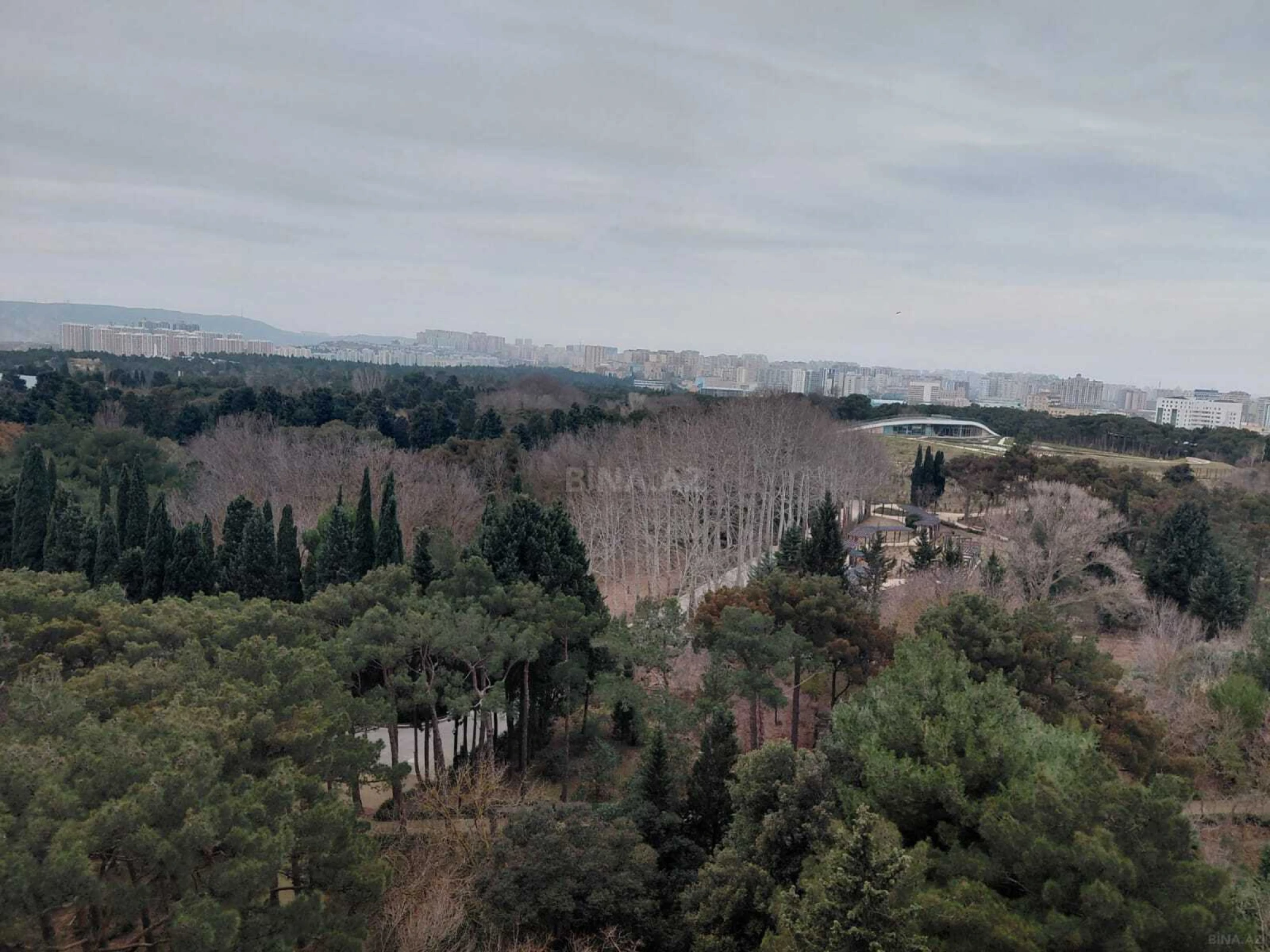 Satılır 4 otaqlı mənzil 170 m²