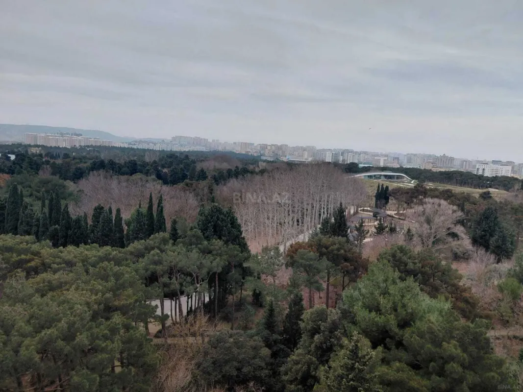 Satılır 4 otaqlı mənzil 170 m²