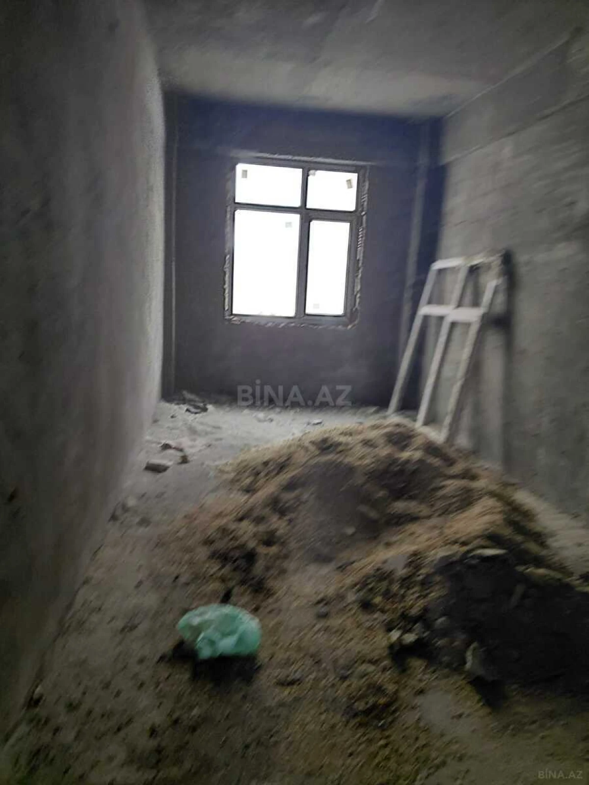 Satılır 4 otaqlı mənzil 170 m²