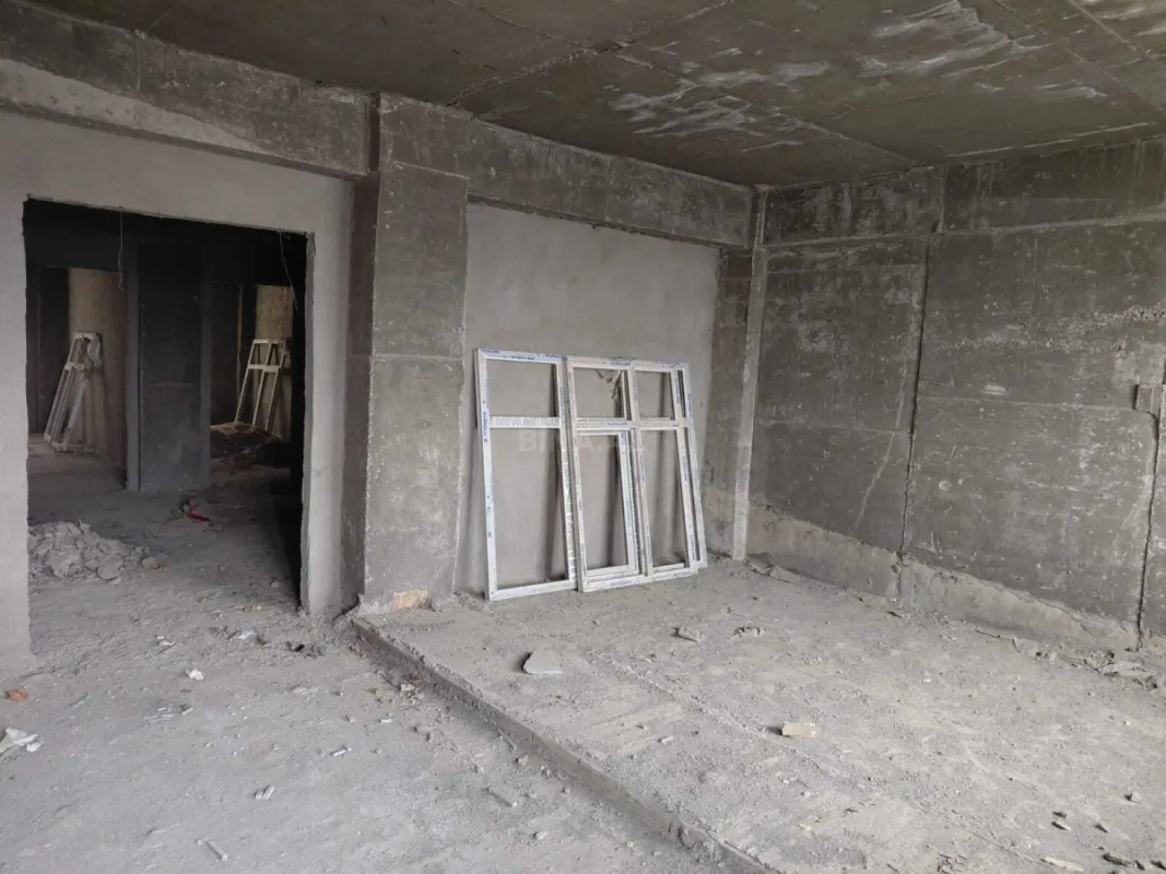 Satılır 4 otaqlı mənzil 170 m²