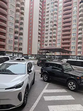 Satılır 4 otaqlı mənzil 170 m²