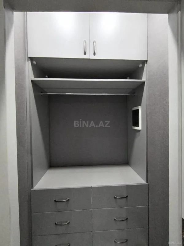 Satılır 4 otaqlı mənzil 176 m²