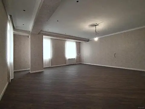 Satılır 4 otaqlı mənzil 176 m²
