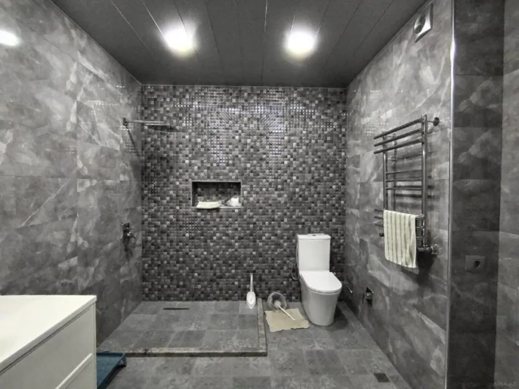 Satılır 4 otaqlı mənzil 176 m²