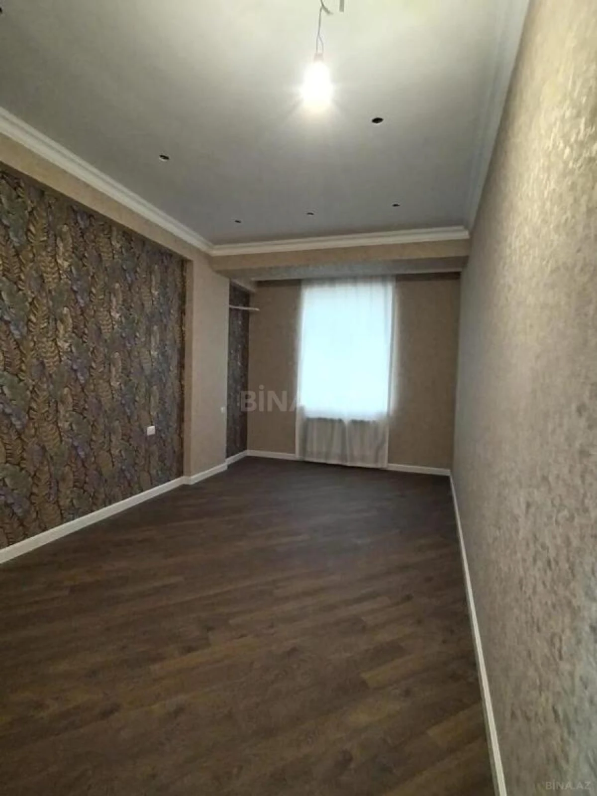 Satılır 4 otaqlı mənzil 176 m²