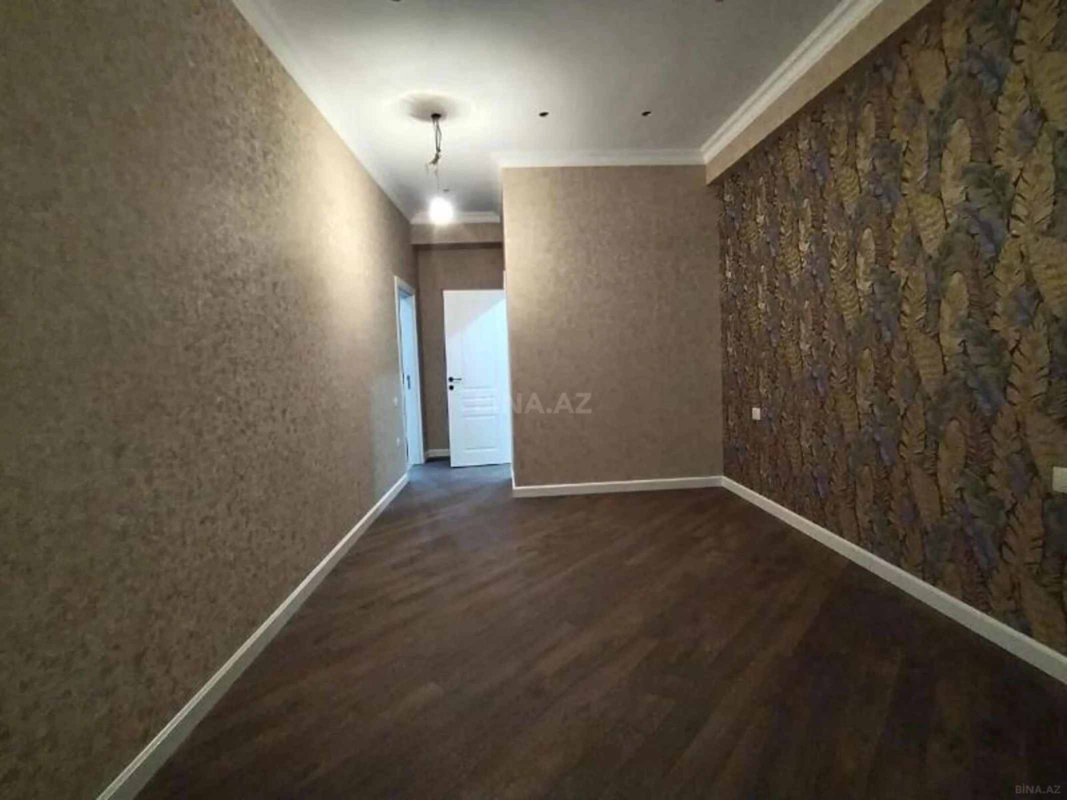Satılır 4 otaqlı mənzil 176 m²