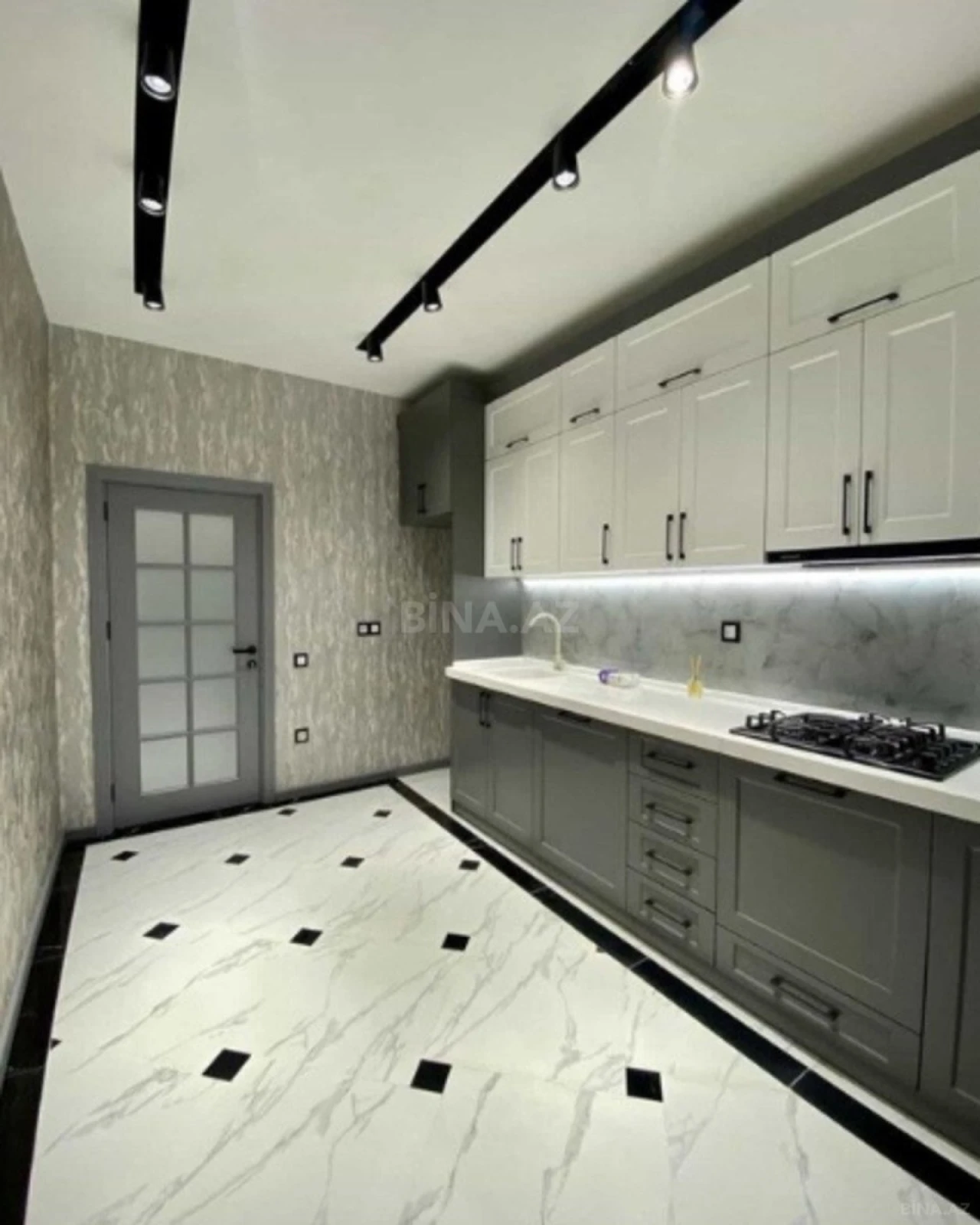 Satılır 3 otaqlı mənzil 115 m²