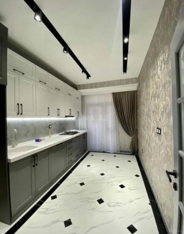 Satılır 3 otaqlı mənzil 115 m²